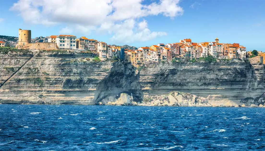 Où trouver des offres de dernière minute pour les vacances en Corse ?